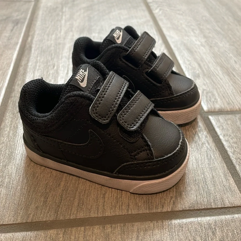 Nike Black Toddler Velcro Sneakers with White Soles